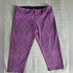 Tuff Athletics Capri Leggings Size M Purple Yoga Gym Workout Activewear